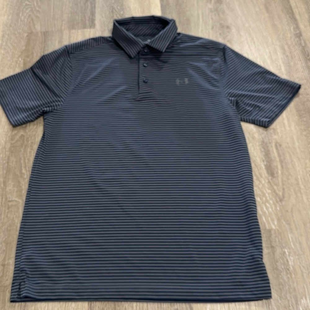 Like 🆕 Under Armour Men’s Polo in Navy blue stripe, Size S